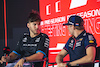 TEST BAHRAIN, (L to R): Pierre Gasly (FRA) Alpine F1 Team e Max Verstappen (NLD) Red Bull Racing in the FIA Press Conference.
25.02.2023. Formula 1 Testing, Sakhir, Bahrain, Day Three.
- www.xpbimages.com, EMail: requests@xpbimages.com © Copyright: Bearne / XPB Images